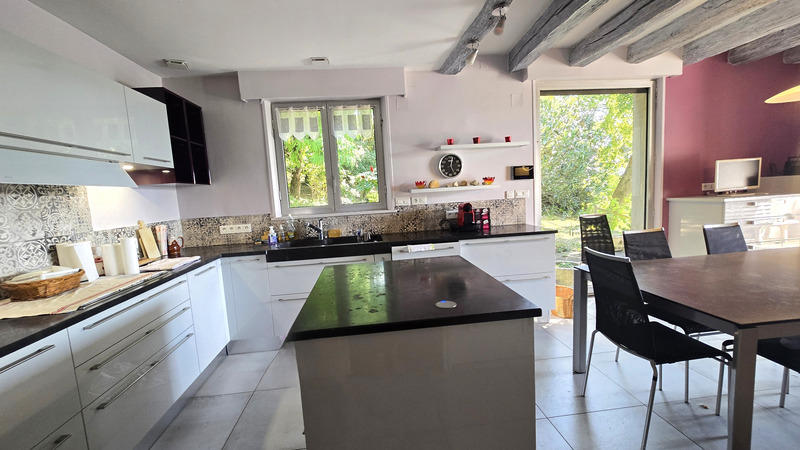 Maison - 192 m² - 6 pièces