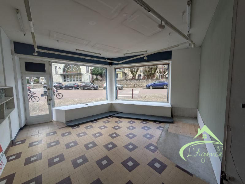 Local commercial - 68 m² - 2 pièces
