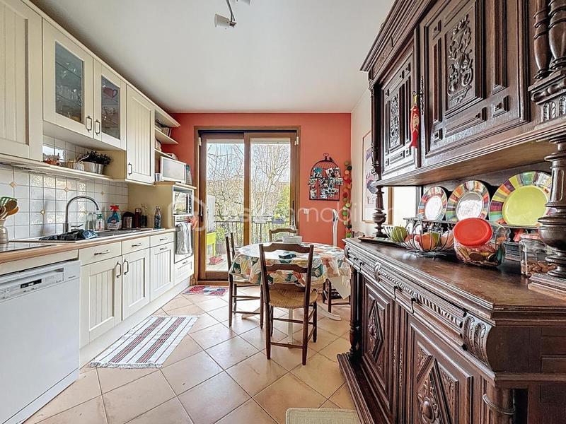 Maison - 248 m² - 11 pièces