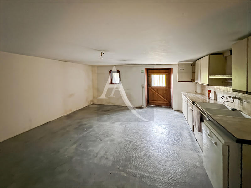 Maison - 200 m² - 8 pièces