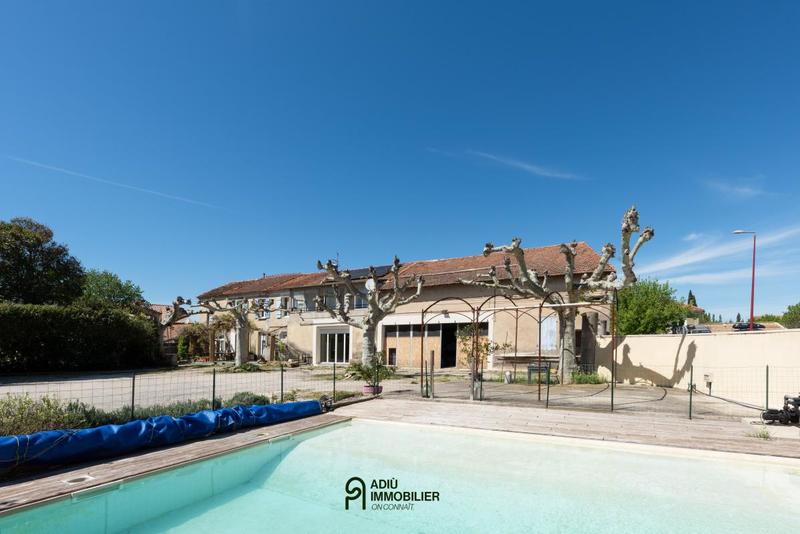 Propriété - 252 m² - 5 pièces