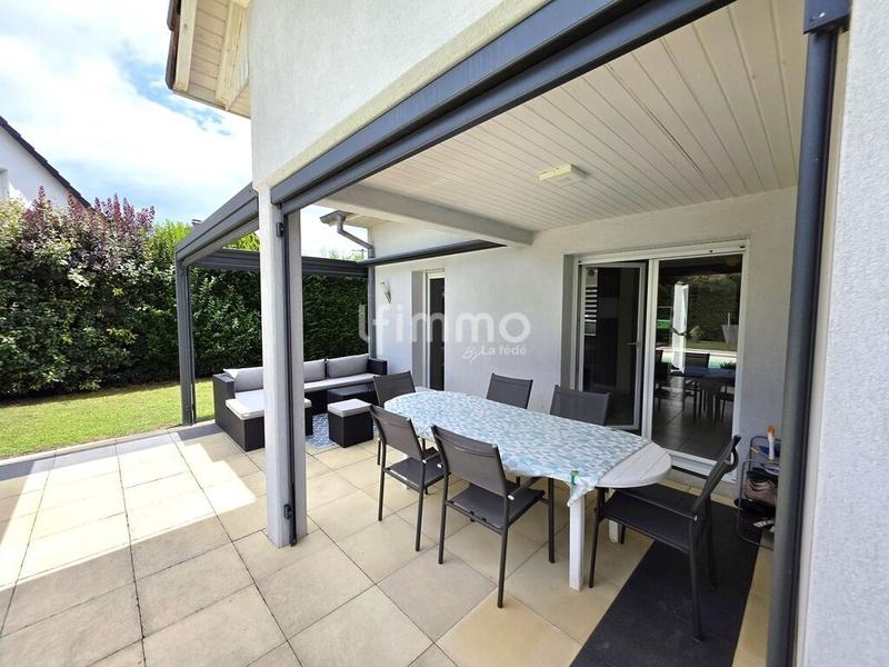 Maison - 160 m² - 8 pièces