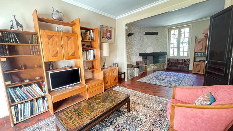 Maison de maîtres - 230 m² - 9 pièces