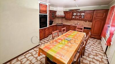 Maison - 200 m² - 7 pièces