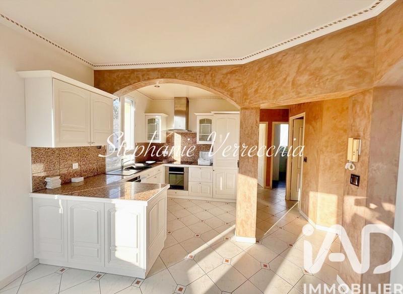 Maison - 157 m² - 8 pièces