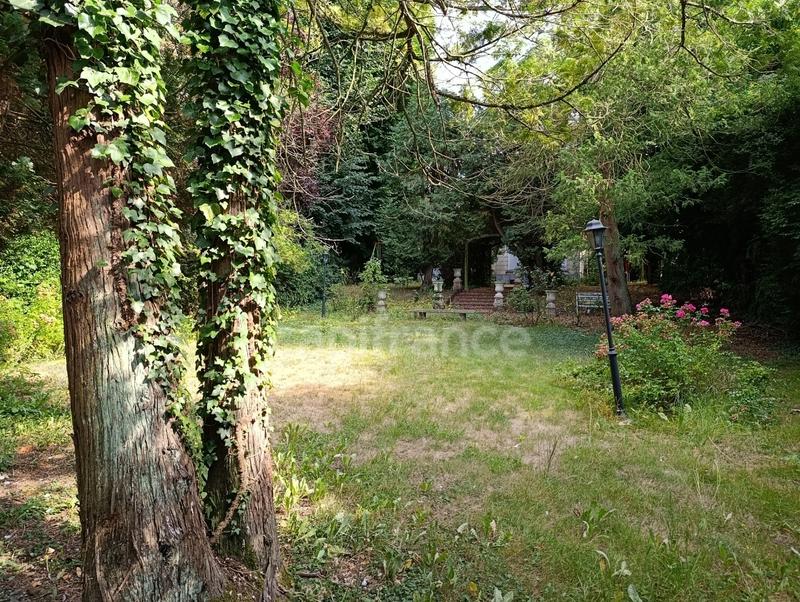 Maison bourgeoise - 239 m² - 11 pièces