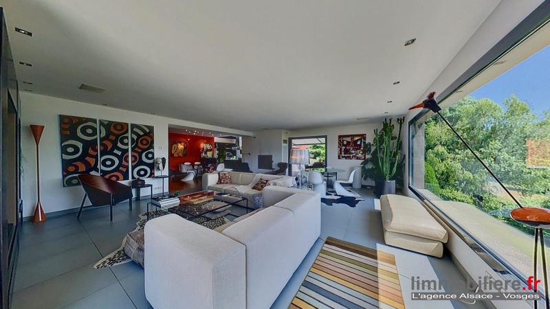 Maison - 270 m² - 5 pièces