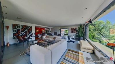 Maison - 270 m² - 5 pièces