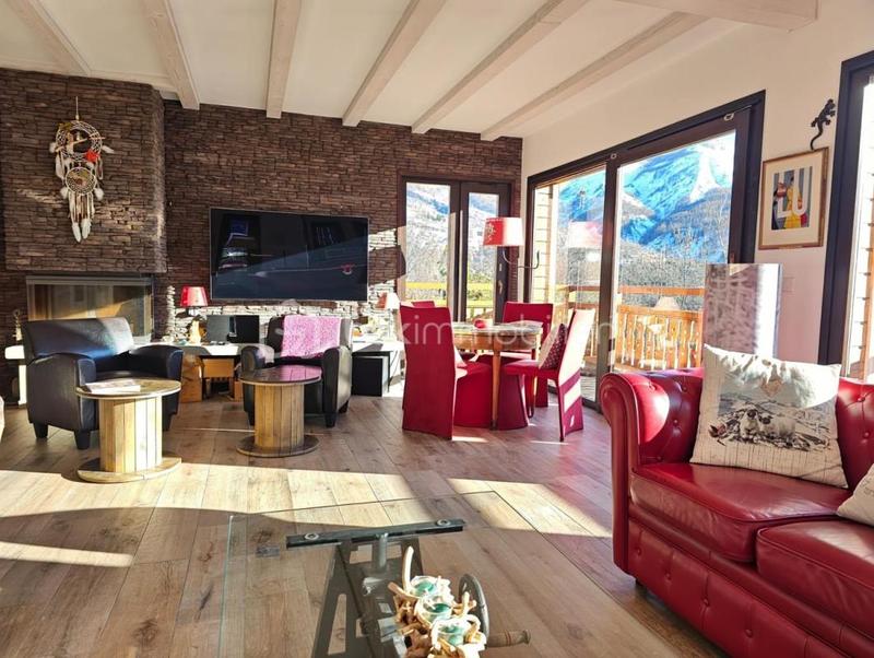 Châlet - 315 m² - 7 pièces