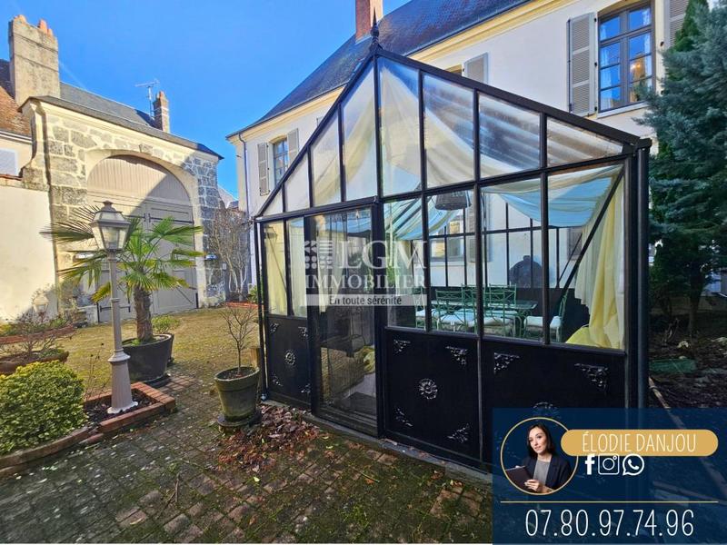 Demeure - 265 m² - 7 pièces