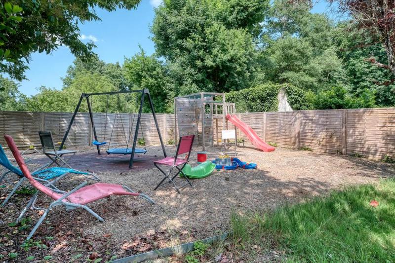 Maison - 210 m² - 8 pièces