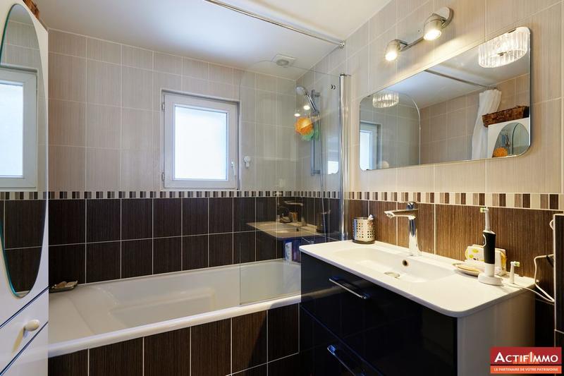 Maison - 174 m² - 8 pièces