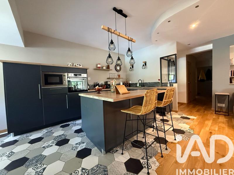 Maison - 140 m² - 5 pièces