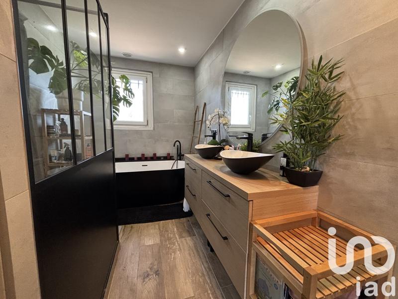 Maison - 104 m² - 5 pièces