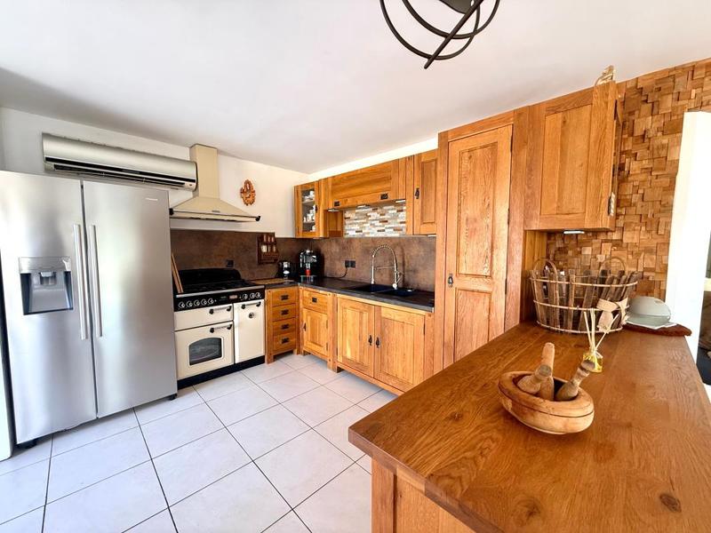 Maison - 200 m² - 5 pièces