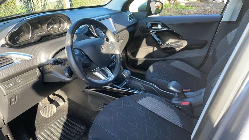 Peugeot 2008 1.2 PureTech 130 Eat6 Signature - Automatique