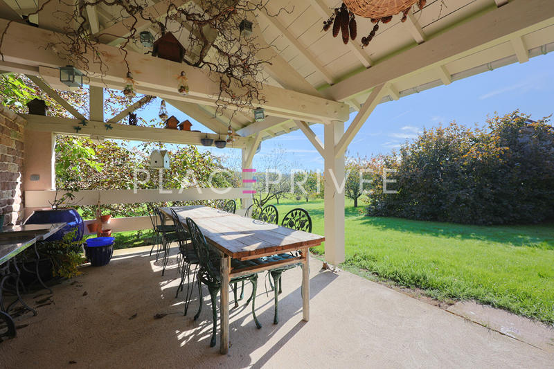 Maison - 300 m² - 12 pièces