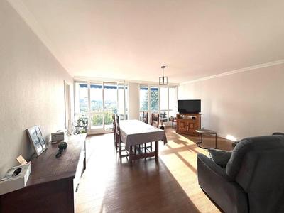 Appartement - 101 m² - 4 pièces