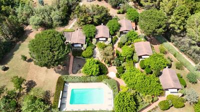 Villa - 185 m² - 15 pièces