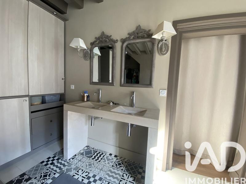 Maison - 207 m² - 8 pièces