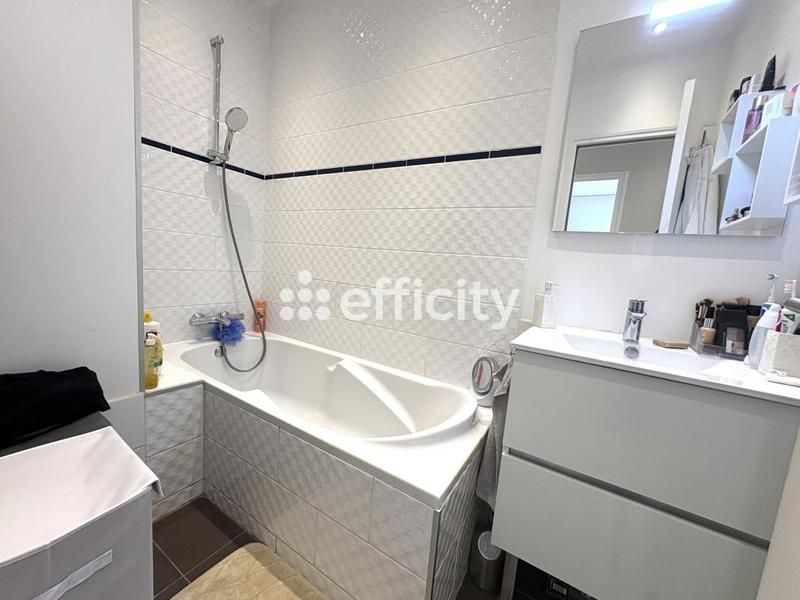 Appartement - 84 m² - 4 pièces