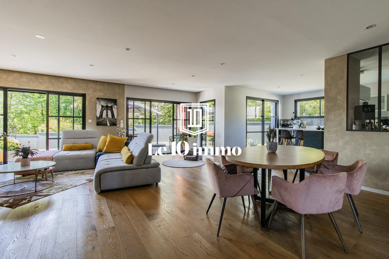 Maison - 191 m² - 7 pièces