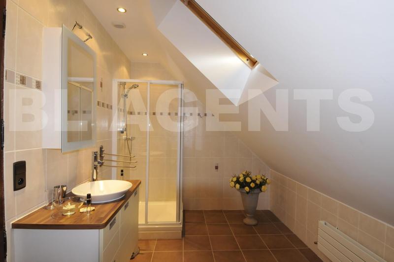 Maison - 344 m² - 8 pièces