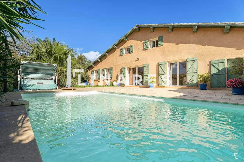 Maison - 170 m² - 5 pièces