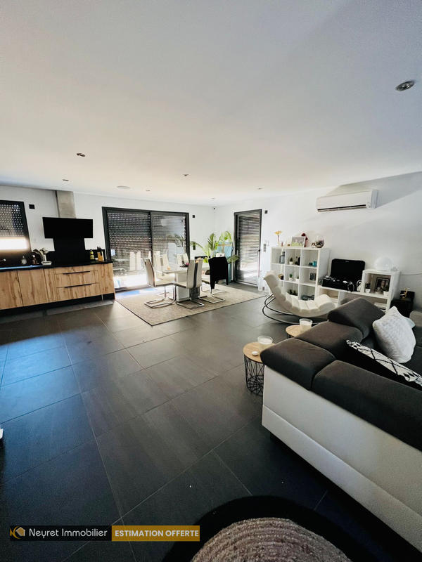 Maison - 122 m² - 5 pièces