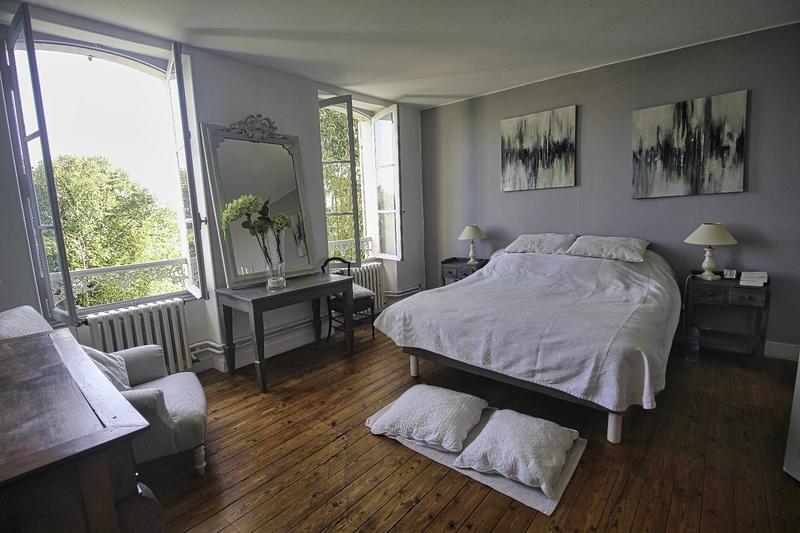 Maison - 291 m² - 15 pièces