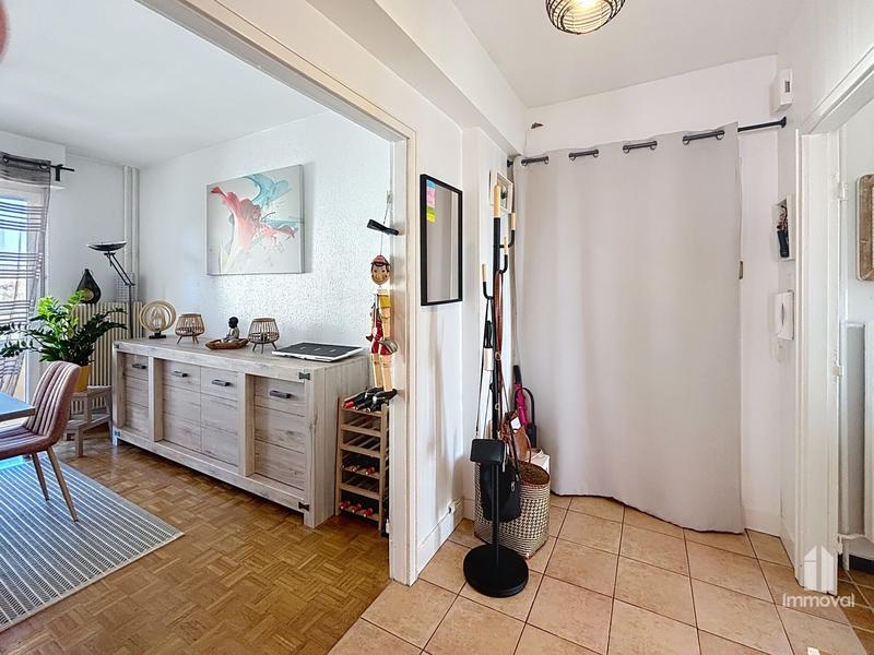 Appartement - 85 m² - 5 pièces