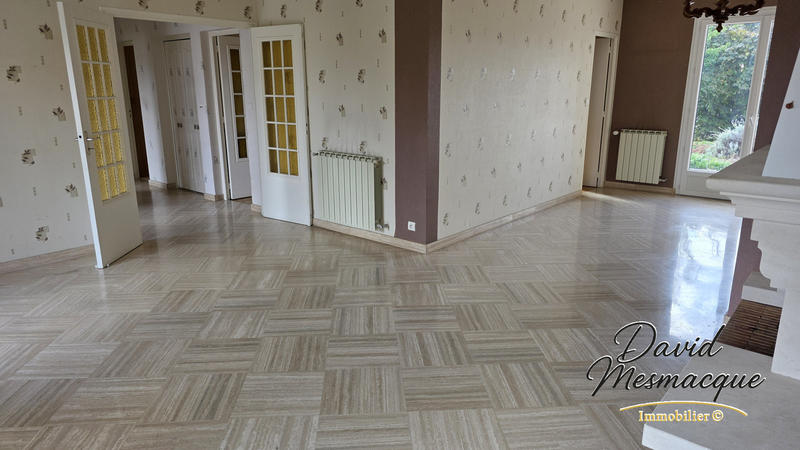 Maison - 207 m² - 9 pièces