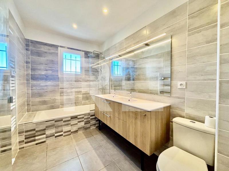 Maison traditionnelle - 91 m² - 4 pièces