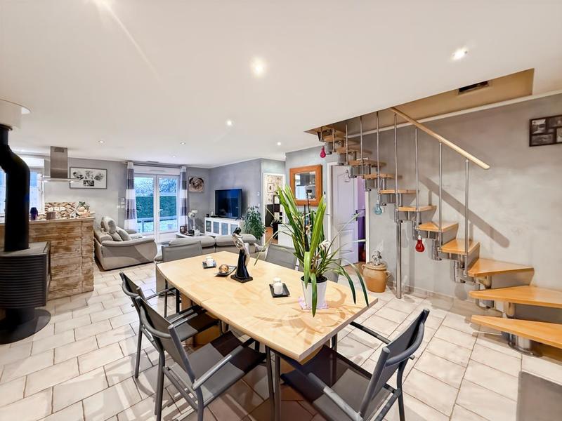 Maison - 100 m² - 5 pièces