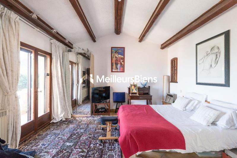 Maison - 225 m² - 12 pièces