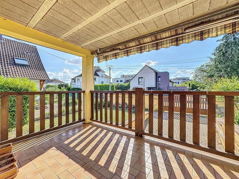 Maison - 181 m² - 9 pièces