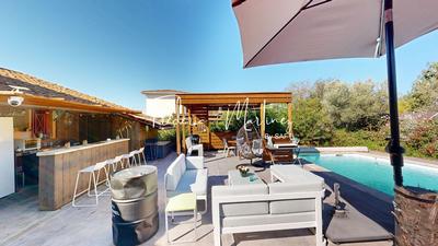 Maison - 205 m² - 8 pièces