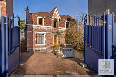 Maison - 152 m² - 6 pièces