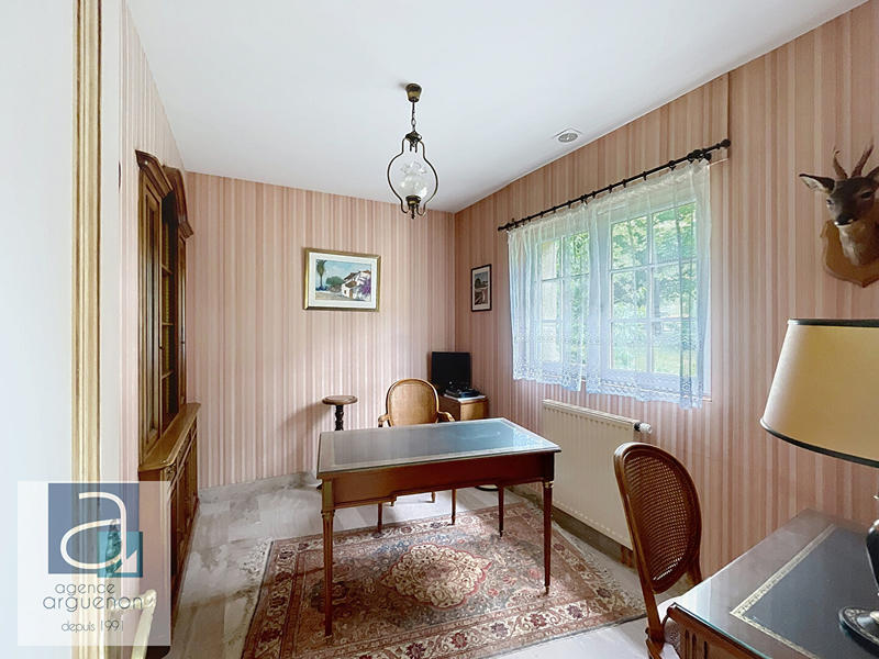 Maison - 290 m² - 10 pièces