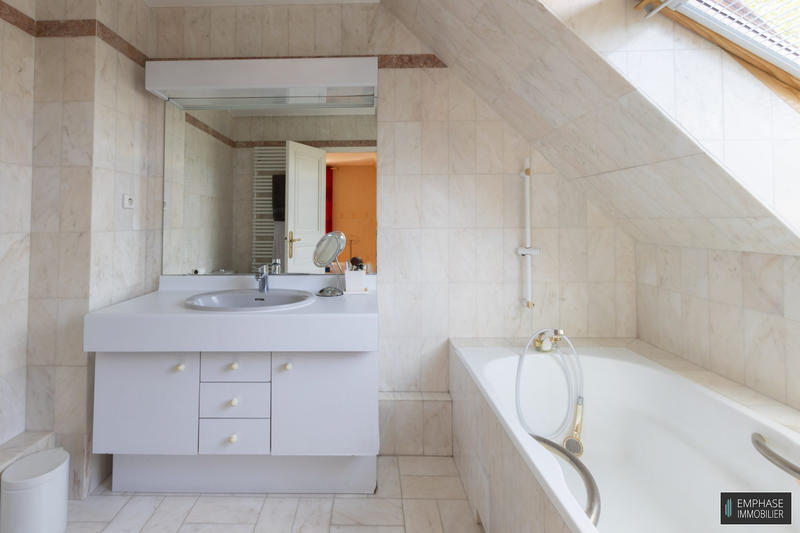 Maison contemporaine - 190 m² - 7 pièces