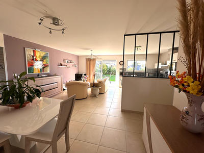 Maison - 96 m² - 4 pièces