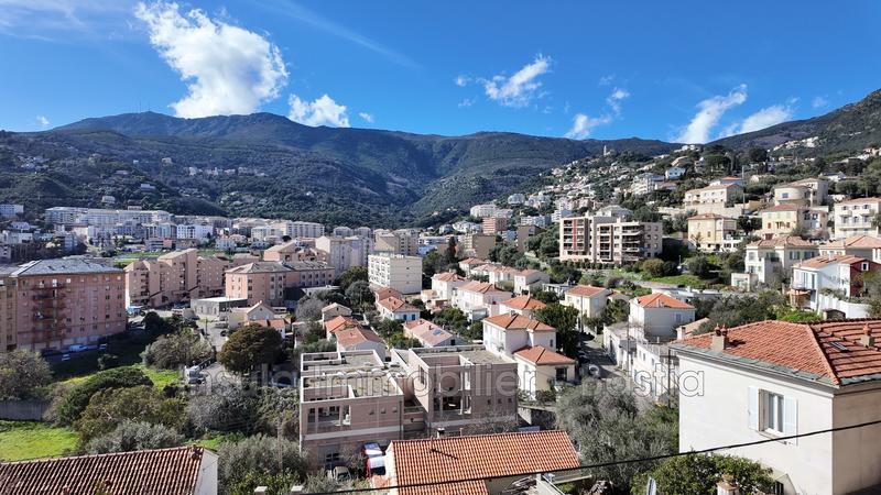 Appartement - 92 m² - 4 pièces