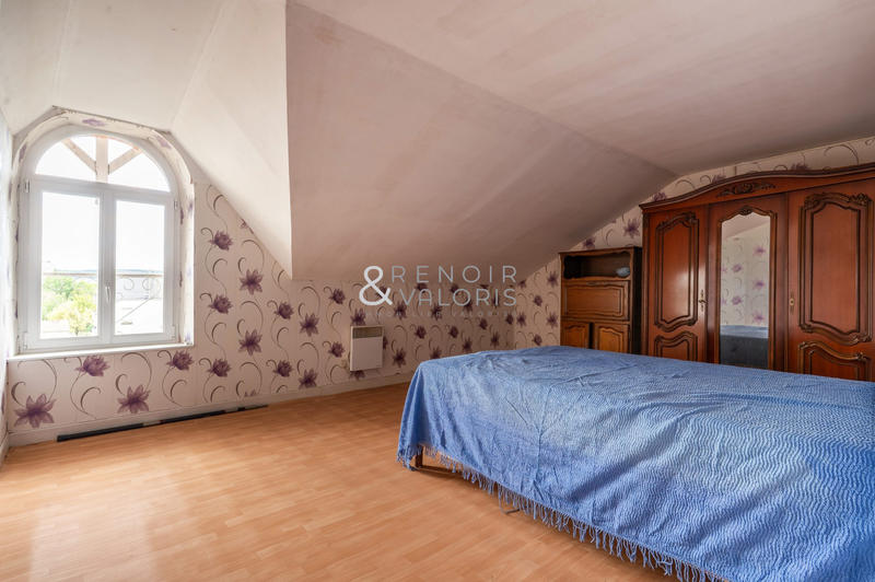 Maison - 239 m² - 8 pièces