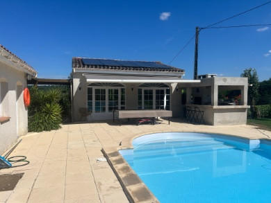 Propriété - 302 m² - 9 pièces