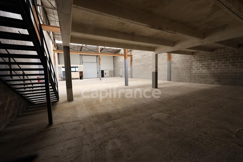 Local d'activité / Entrepôt - 577 m² - 1 pièce