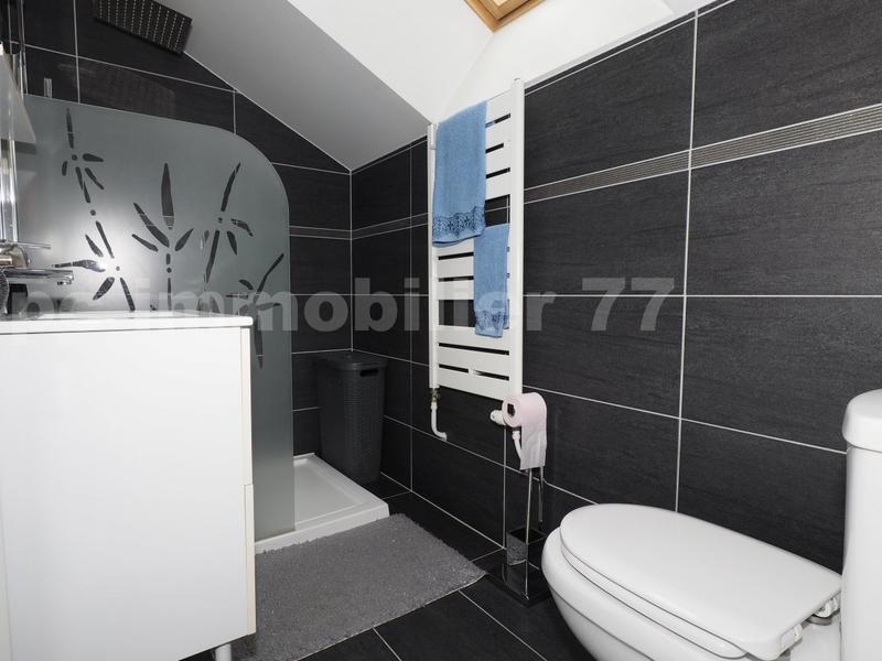 Maison traditionnelle - 118 m² - 6 pièces