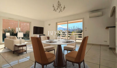 Maison traditionnelle - 144 m² - 5 pièces