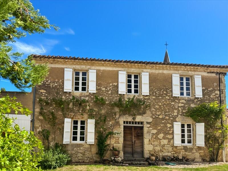 Maison - 227 m² - 6 pièces