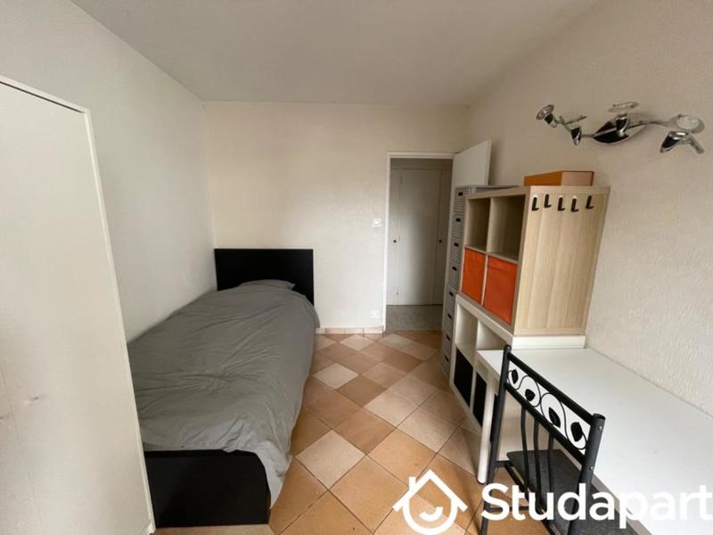 Chambre - 11 m² - 1 pièce