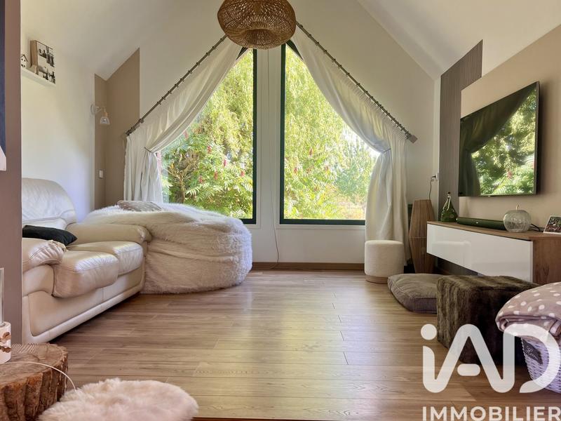 Maison - 202 m² - 6 pièces